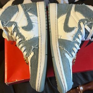 White Denim Retros 🔥🔥🔥